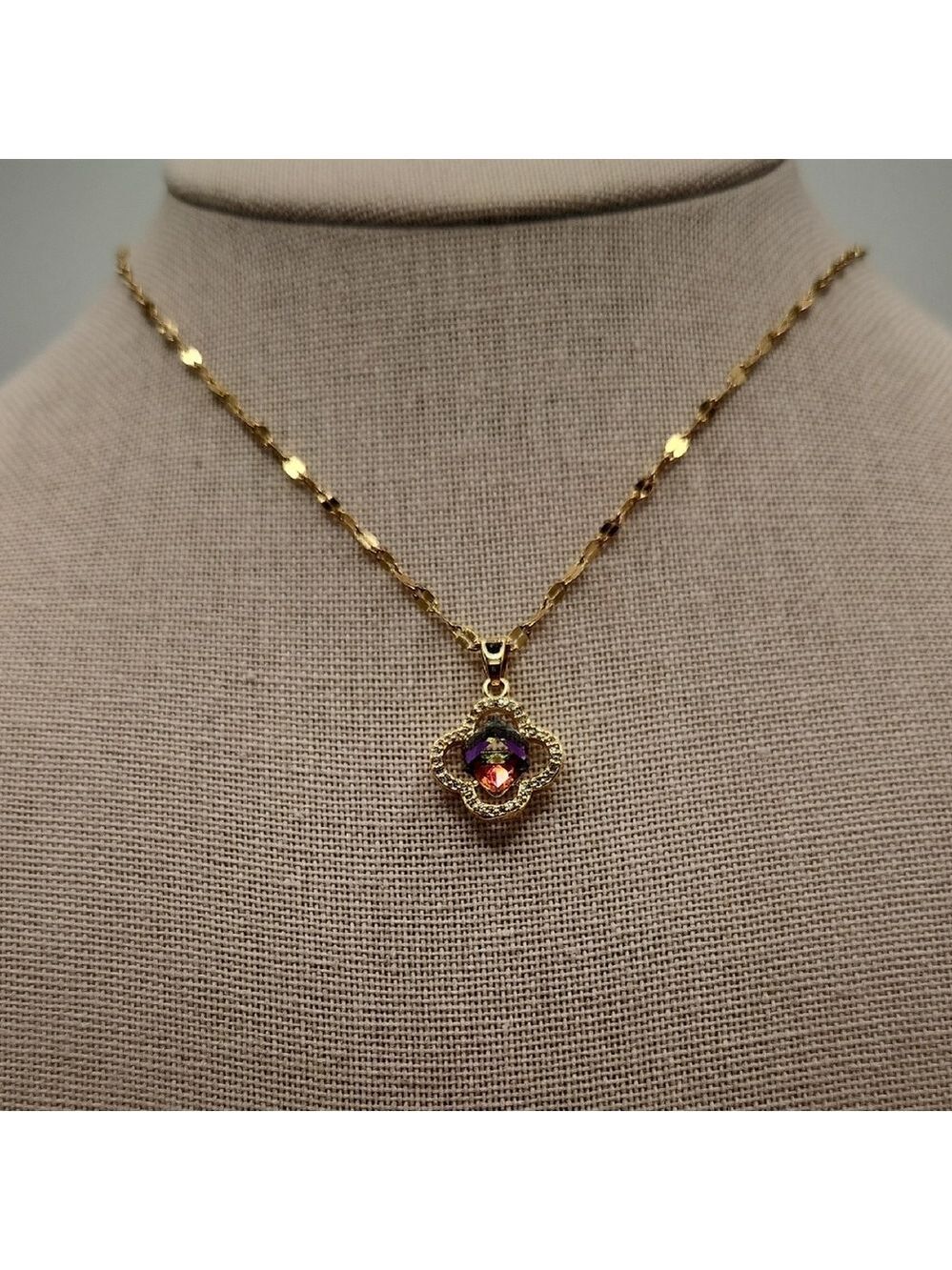 18k Gold Plated Stainless Steel Lip Chain , Prism Style Clover Pendant - Picture 3 of 8